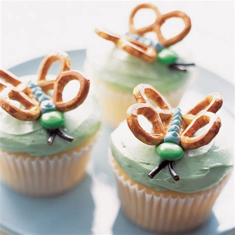 advertmix the food colouring in to the icing sugar with a dash of hot water, stir, and leave to cool. Butterfly Cupcakes | Martha Stewart