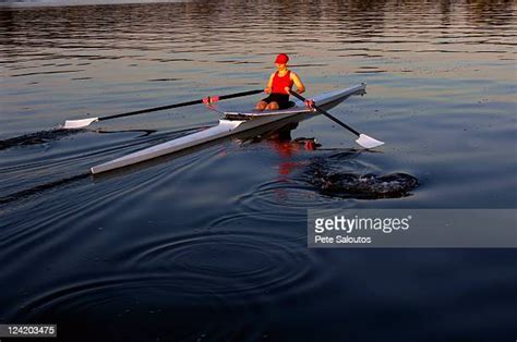 Single Scull Rowing Photos And Premium High Res Pictures Getty Images