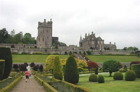 The castle was originally a c15th tower house which was then expanded in c17th before being the castle was sacked by crownwell in 1653. Drummond Castle - Wikipedia