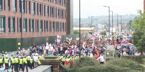 Edl March In Rotherham Ends With Four Arrests Huffpost Uk