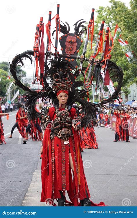 Kabasaran Dance From North Sulawesi At Ben Carnival Editorial