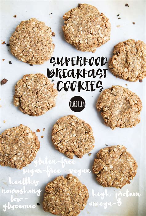 These superfood cookies are for those of you who love a naughty cookie, but want a nutritional boost to the body instead of bloat to the waistline. Superfood Breakfast Cookies : gluten free protein omega 3