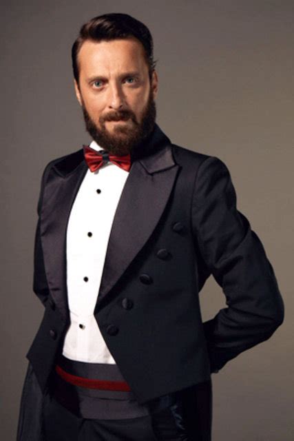 With bülent inal, bahadir yenisehirlioglu, hakan boyav, duygu gürcan. Payitaht Abdülhamid konusu ne? Payitaht Abdülhamid ...