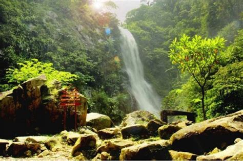 Selain curug cigentis, terdapat curug curug lain yang masih berada di gunung loji, seperti jika anda kelelahan ketika berjalan melihat keindahan curug cigentis karawang, anda dapat mampir. Piknik Asyik Ke Karawang ! - Property Observer