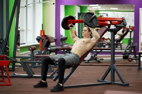 SFIDN FITS Blog 6 Alat Gym Untuk Membentuk Otot Dada Plus Manfaatnya