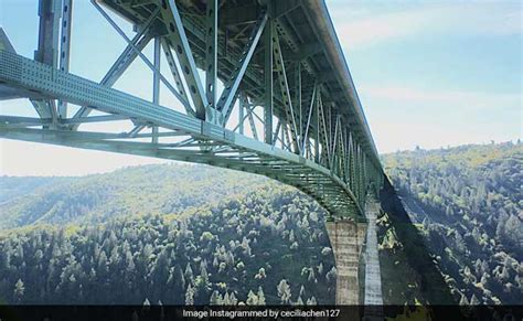 Woman Falls Off Tallest California Bridge While Taking Selfie