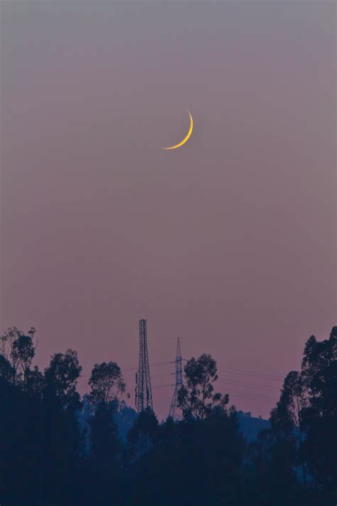 Crescent Moon Desktop Wallpaper