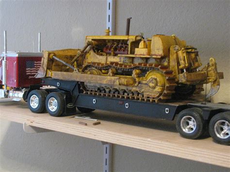 Construction Bulldozer Plastic Model Tractor Kit 125 Scale
