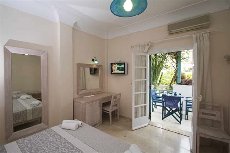 Look up the german to english translation of dreibettzimmer in the pons online dictionary. Dreibettzimmer - Andreas Hotel