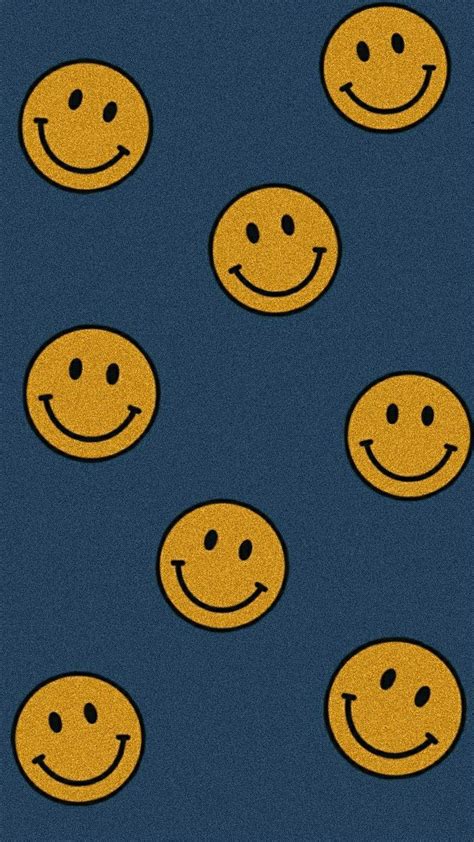 Smiley faces shared by 𝓜𝓲𝔃𝓴𝓪𝔂𝓽 on we heart it. Smiley face wallpaper en 2020 | Fondos de pantalla reggae ...