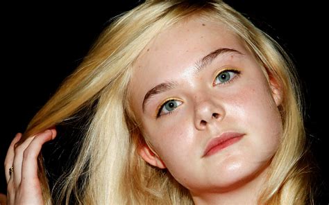Elle Fanning Hd Wallpapers Pictures Images Erofound