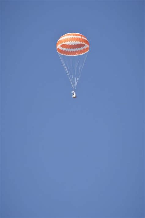 Today, baumgartner's freefall lasted 3 minutes 43 seconds, reaching a top speed of 586 kph (364 mph). Red Bull Stratos Felix Baumgartner Capsule and Balloon ...