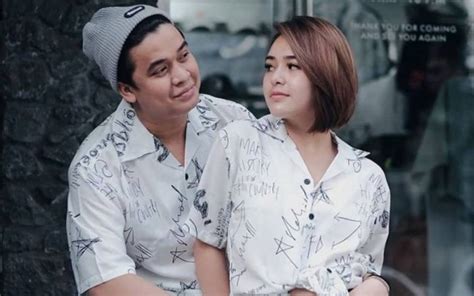 Kini ia memiliki 14,4 juta pengikut instagram dan hanya mengikuti 1 akun instagram, yaitu @skinsoul_brightening produk kecantikan miliknya sendiri. Digosipkan Jadi Pelakor, Amanda Manopo Bersyukur Punya Billy Syahputra Sebagai Pacar