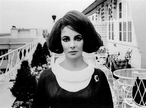 Elizabeth Taylor On The Terrace Of The Dorchester Hotel During The Filming Of Elizabeth Taylor