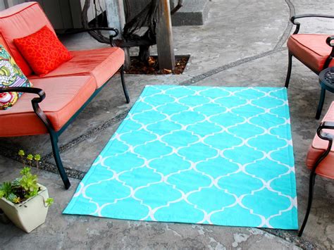 How To Stencil Paint An Outdoor Rug How Tos Diy