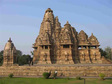 10 Top Tourist Places In Madhya Pradesh