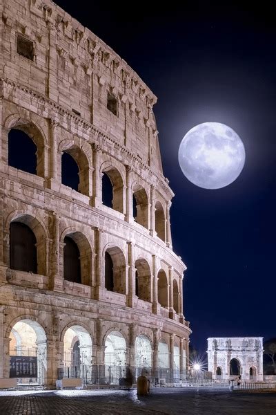 2 Colosseum Arch Constantine Moon Royalty Free Images Stock Photos