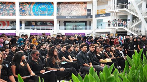 The university of limkokwing malaysia is a multicultural environment where local and foreign students learn about each other's cultures. Limkokwing University Malaysia, Programs, Fees, Apply | MUIC