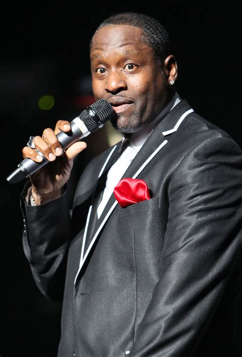 Johnny Gill Sues Hotel Because Drunk White Man Beat Him Up Huffpost