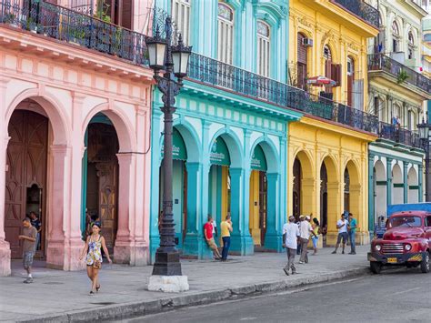 Explore The Colorful Buildings Of Habana Vieja Old Havana ConasÜr