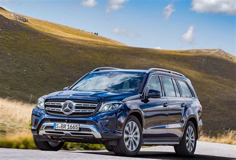 Daimlers Profit Doubles On Strong Mercedes Benz Suv Sales The Motley