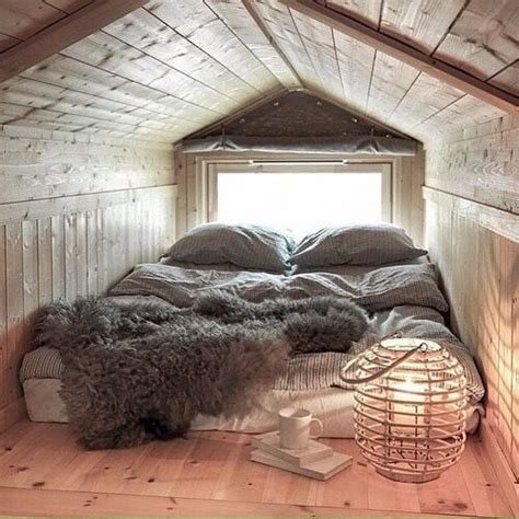 For starters, floor mattresses are a pretty cheap and budget friendly alternative to buying full sized beds which one can often not afford to buy. 26 Cozy Tiny Attic Nooks And Ideas To Decorate Them ...