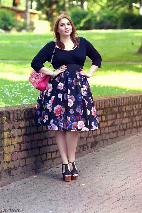 love this skirt with a nice black top or is it a dress i just love it 50 fashion curvy