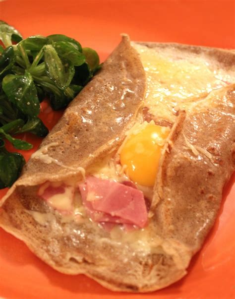 Galettes Bretonnes Oeuf Jambon Et Fromage Caro Est Dans La Cuisine