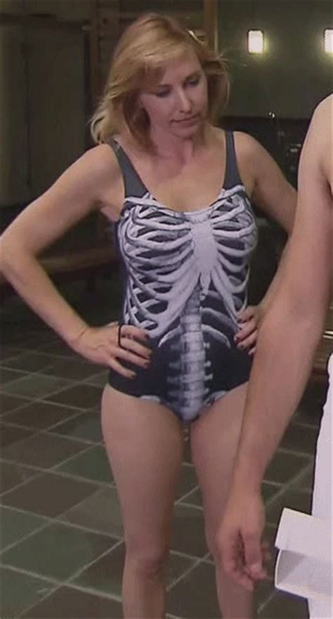 El Vecino ° ʖ ° Kari Byron En Traje De Baño ° ʖ °.