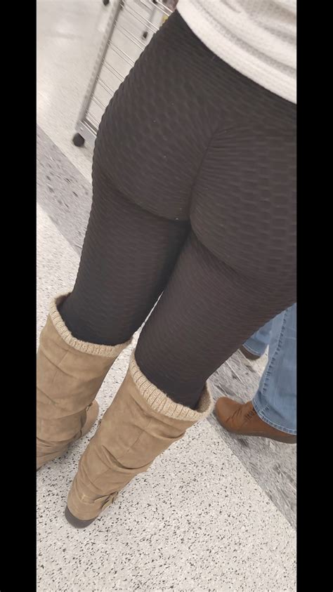 Teen With A Big Ass Wearing Black Leggings Spandex Leggings And Yoga