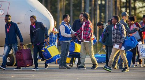 Eu Refugee Crisis Sweden May Reject Up To 80 000 Asylum Applications