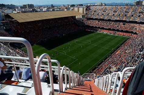 Футбольный клуб Валенсия история создания стадион Valencia Cf фото
