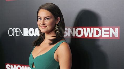Why Shailene Woodley Wants Schools To Educate Girls About Masturbation Huffpost