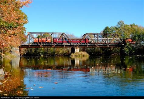 Take This Fall Foliage Train Ride Through Maine For A One Of A Kind