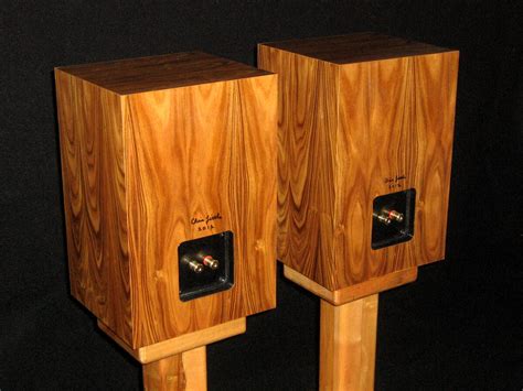 For more info click on the picture : Wood Veneer for Speakers and Musical Instruments