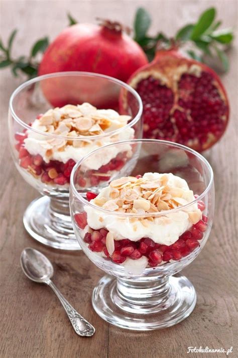 Deser Z Granatem I Białą Czekoladą Desserts Pomegranate Dessert