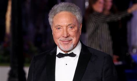 Tom Jones Health Update The Welsh Singer Had A Hip Replacement How