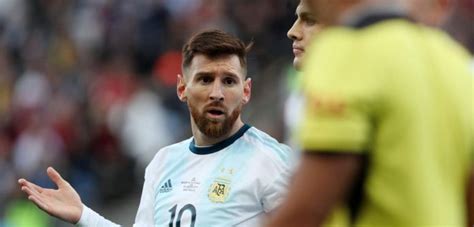 Messi é Suspenso Por 3 Meses Por Acusações Contra Conmebol Voz Da Bahia