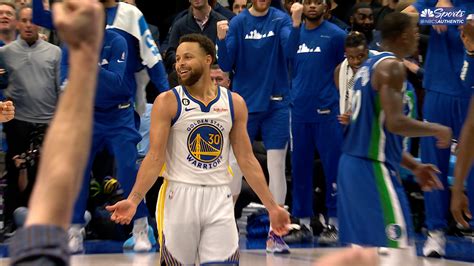 Warriors Steph Curry Called For A Travel Late In Loss To Mavericks Nbc Sports Bay Area