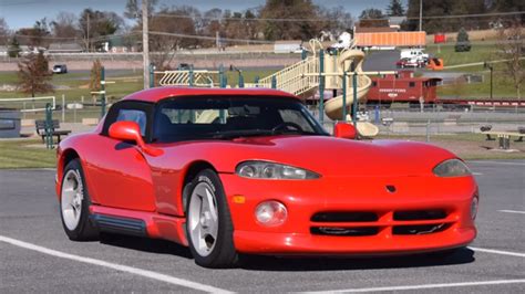 The Original Dodge Viper Is Still The One You Want