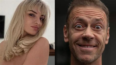 rocco siffredi commenta arisa perché la sua femminilità propompente