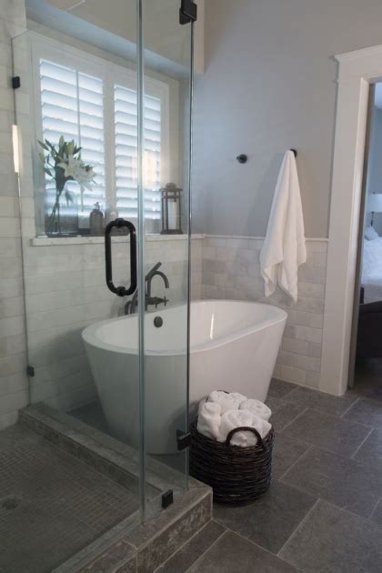 Therefore, you can easily use this tub in your small bathroom. Soaking Tubs For Small Bathrooms - Bathtub Designs