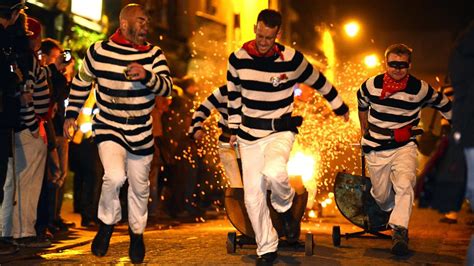 Bbc Arts Bbc Arts Blazing A Trail Why 80000 Watch The Lewes Bonfire Spectacle