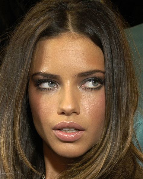 Adriana Lima Makeup Google Search Beauty Make Up Beauty Hacks