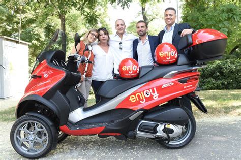 scooter sharing attivato il servizio enjoy a milano