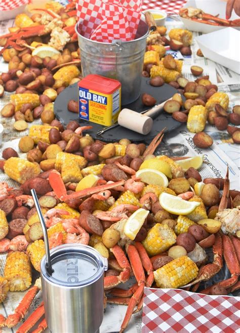 Check out this article and get some easy appetizers for a dinner party. Summer Crab Boil Party, Seafood Party, Crawfish Party ...
