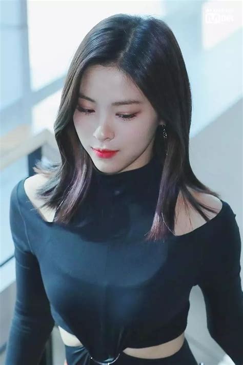 Itzynetwork itzynet kpopgfxnetwork femaleidolsedit beautyidolsedit itzy ryujin *gifs *mine requests gifs: Itzy Ryujin New Hair - itzy 2020