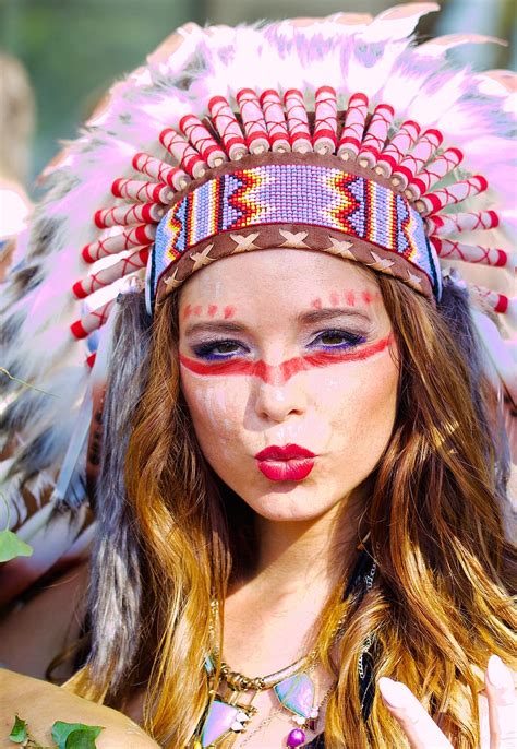 Woman Native American Costume Makeup Human Street Parade Portrait