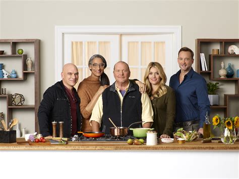 the chew welcomes octavia spencer jenna elfman sarah michelle geller italia ricci and wwe s