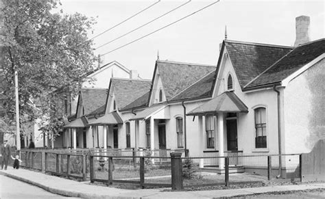 (stay) after the lesson because we had been so noisy. Toronto of the 1930s